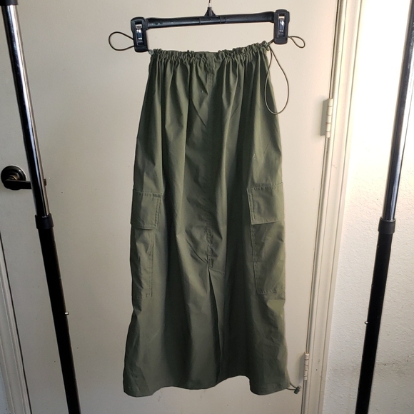 Almost Famous Green Maxi Skirt with Drawstring - Picture 4 of 6